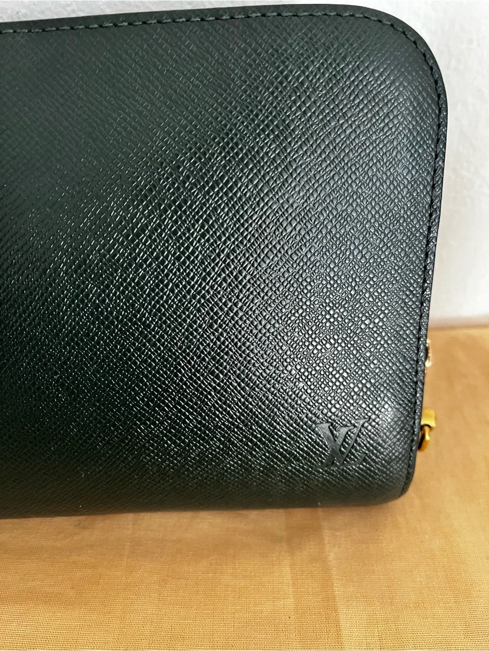 Louis Vuitton Taiga Epicea Green Cosmetic Accessory Travel Wristlet Clutch 1995